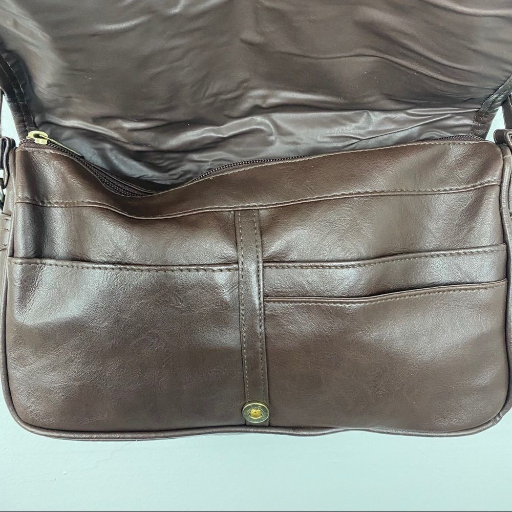 Purse over the shoulder color brown has no brand. - Picture 6 of 10